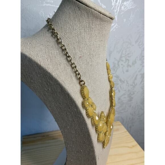 Yellow Statement Bib Necklace Gold Tone Chain Adjustable Clasp Oval Teardrop - Picture 3 of 4